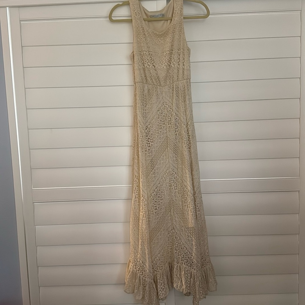 Gorgeous lace Maxi dress Sz Small